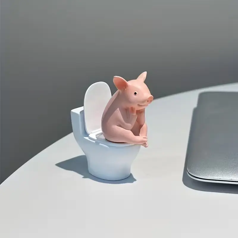 1x Cute Pig Sitting on Toilet Creative Ornament, PVC Bathroom Decor, Suitable for Desktop Display or Wall Mounting, Ideal for Home Decor, Bathroom Accents, Animal Decorations, Decorative Sculptures, and Decorative Ornaments