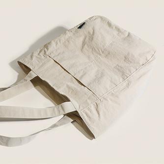 Minimalist Large-Capacity Canvas Tote Bag Versatile Shoulder Handbag for Commuting and Students Waterproof Nylon Casual Women's Bag