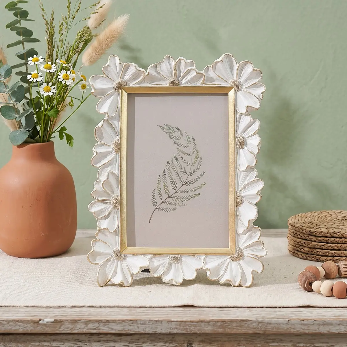 European Style Gold Trim 3D Daisy Flower Frame, Resin Hand-Painted Photo Display, Wall Picture Frames, Home Decor for Holidays, Weddings, Parties, Vintage Picture Frames