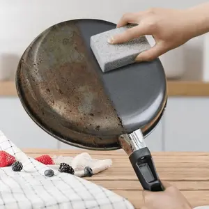 Multi functional cleaning brush, easy to carry, suitable for various scenarios.