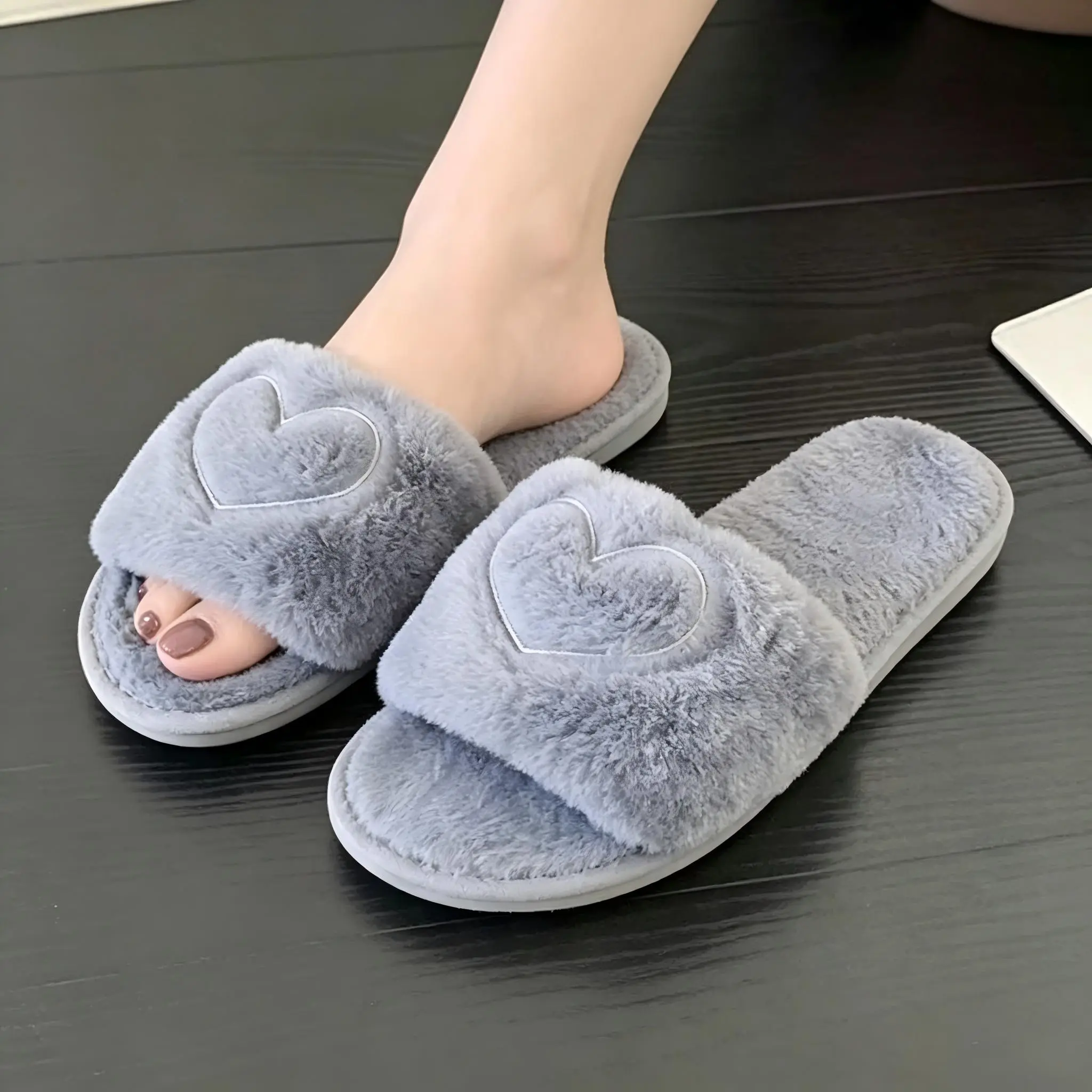 Women's Heart Embroidered Fuzzy Flat Slipper, Soft Plush Lining Bedroom Slippers, Wide Band Cute Warm Slippers for Fall Winter Khaki Footwear for Women Gift, Trending Shoes