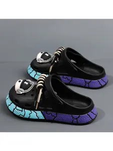 Couple's 5.0cm Thick Sole Hole Shoes, Cartoon Decorated Open-Toe Slippers, Wearable Two-Way Cool Sandals, Outdoor & Indoor Use, Thick Bottom Slippers