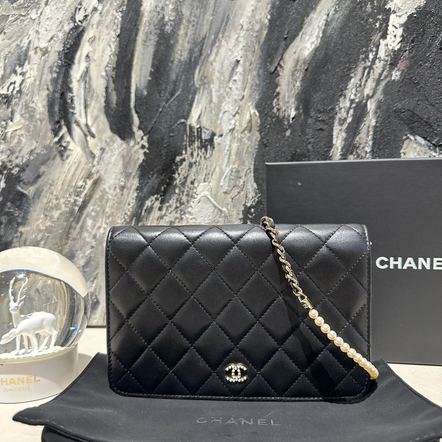 Pre-owned CHANEL Black Quilted Leather Wallet with Gold Chain Strap and Logo