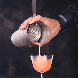 2pcs Stainless Steel Cocktail Shaker Strainers Durable Metal Drink Filters for Bars Cafes Restaurants Coffee Cocktails Ideal Halloween Christmas Gift