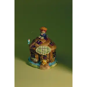 Huckleberry Pie's Berry Lazy Cabin Candle House
