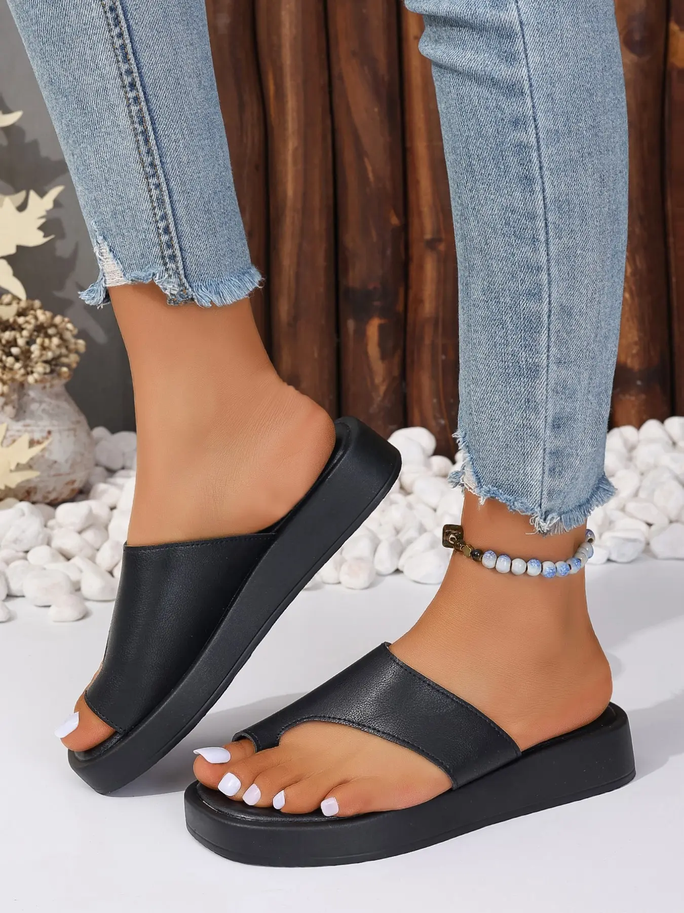 Women's Slip-On Sandals, Leather Sandal, Casual Comfy Sandals, Casual Outdoor Flat Beach Shoes, Comfortable Summer Footwear, Perfect for Daily Wear & Travel, Flat Sole