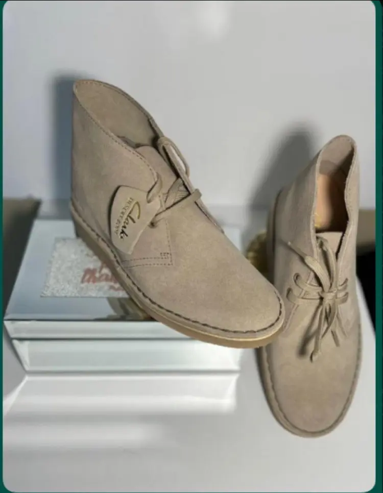 Women's desert Clarks