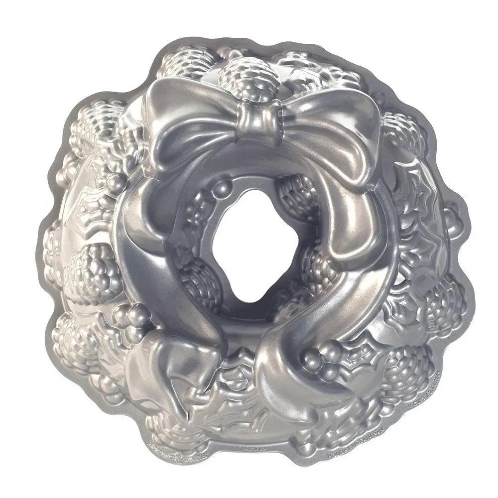 Nordic Ware Holiday Wreath Bundt Pan