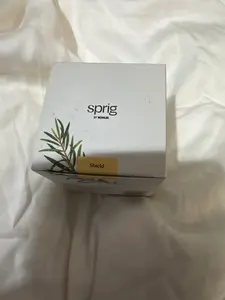 Sprig Shield Candle