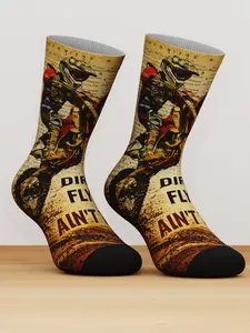 A Pair Vintage Motocross Socks Funny Biker Quote "If The Dirt Ain’t Flyin You Ain’t Tryin" Retro Grunge Aesthetic Crew Socks Streetwear Gift for Men, All Seasons