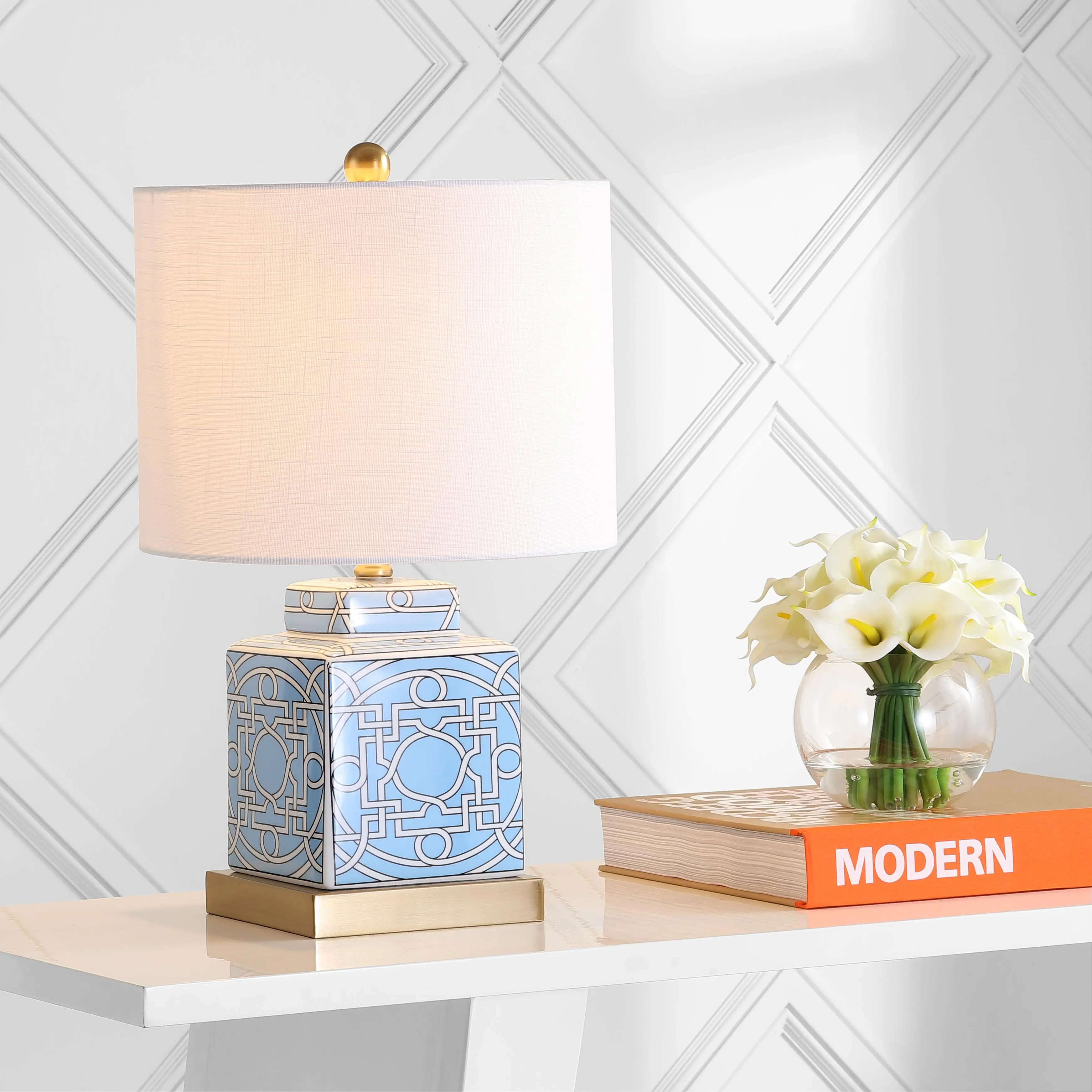 JONATHAN Y Catherine 22" Square Ceramic Ginger Jar Lamp | Modern Transitional Lattice Pattern, Chinoiserie Style, Linen Drum Shade, Brass Gold Finish, LED Bulb Included