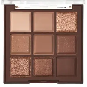 Unveiling Your Signature Eye Look: Experience the Versatility of This Rose Gold Bronze Naked Cream Eyeshadow Palette, Offering Richly Pigmented, Natural-Looking Shades for Effortless Smokey Eyes and Enduring Wear