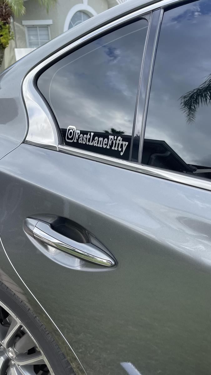 Item: Mirror Chrome, Instagram