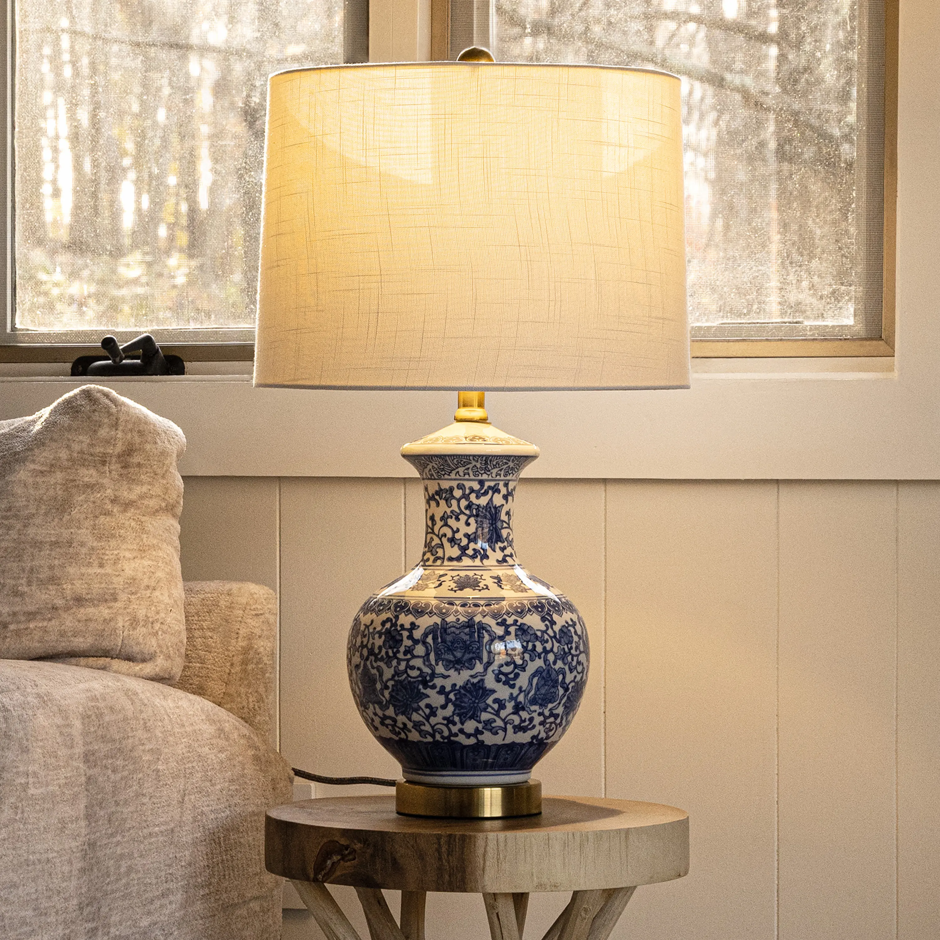 JONATHAN Y Jennifer Ceramic-Metal LED Table Lamp - Decorative Ginger Jar Light with Antique-Like Body, Brass Finishes for Bedrooms, Living Rooms