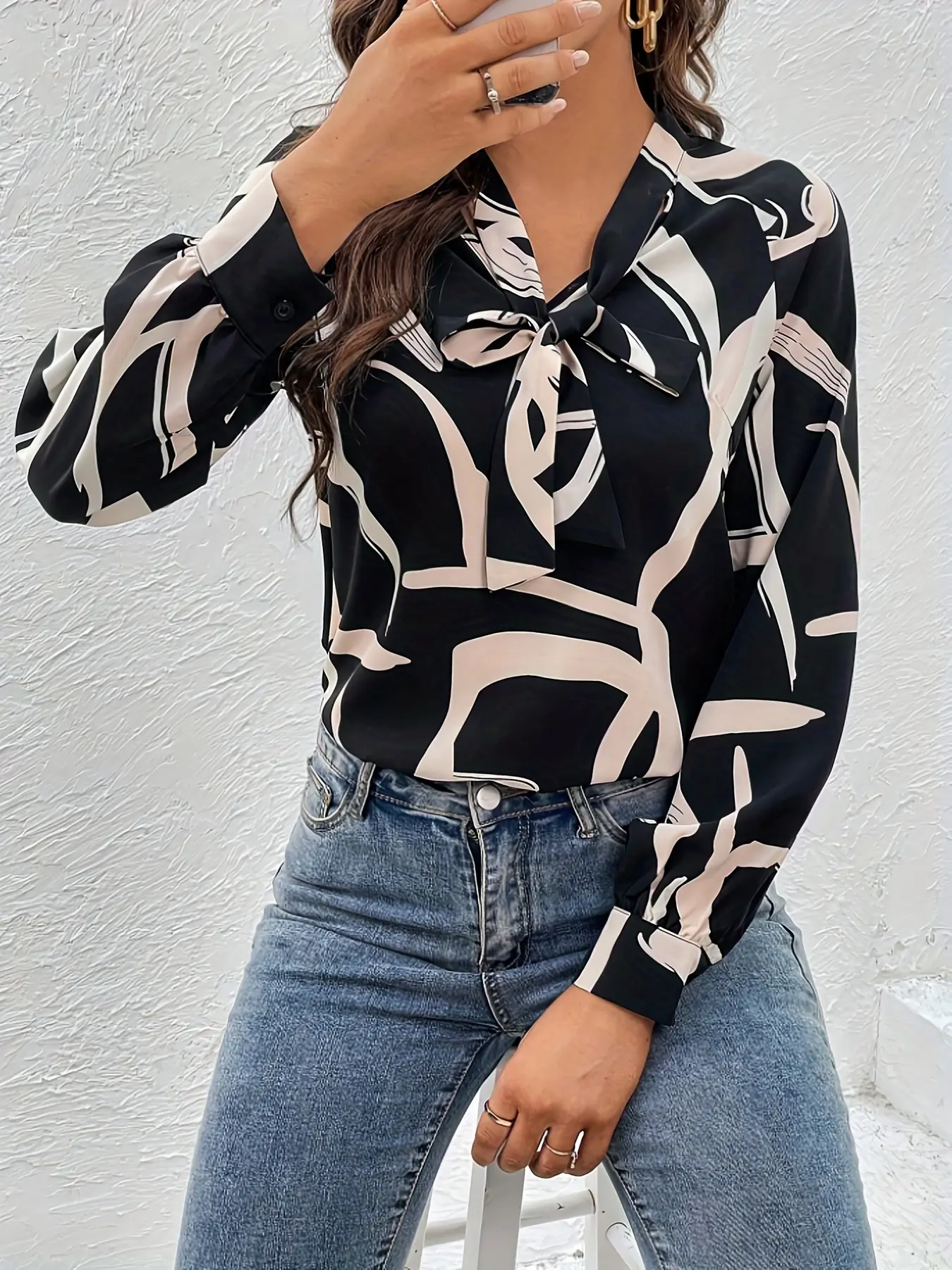 One women's multi-color geometric pattern printed Loose collared shirt Blouse Top with long sleeves, woven fabric, suitable for both casual and professional wear, ideal for daily office outfits.