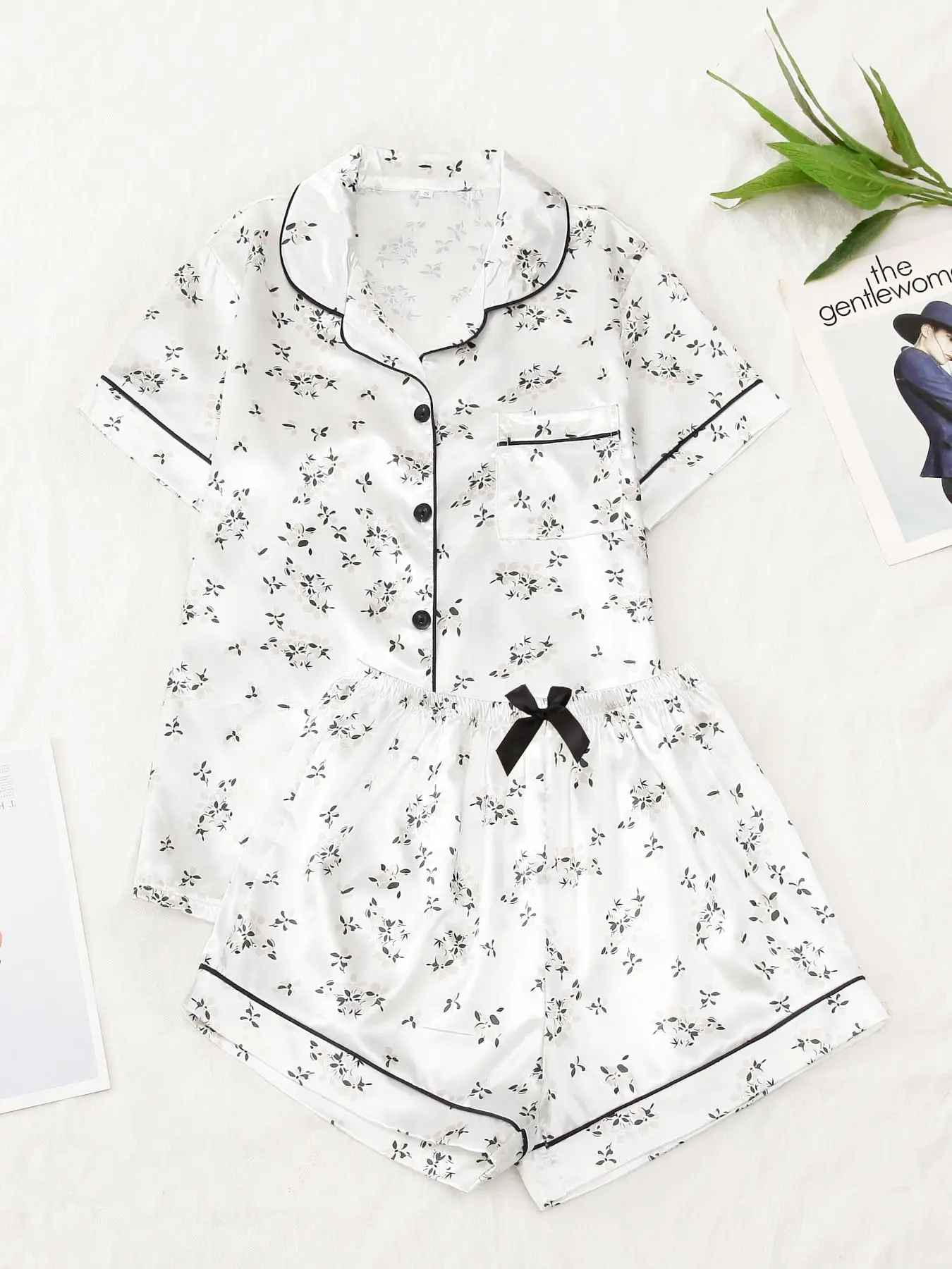 Women's Ditsy Floral Print Bow Front Satin Pyjama Set, Casual Short Sleeve Shirt & Elastic Waist Shorts Lounge Set, Women's Sleepwear Set for Summer