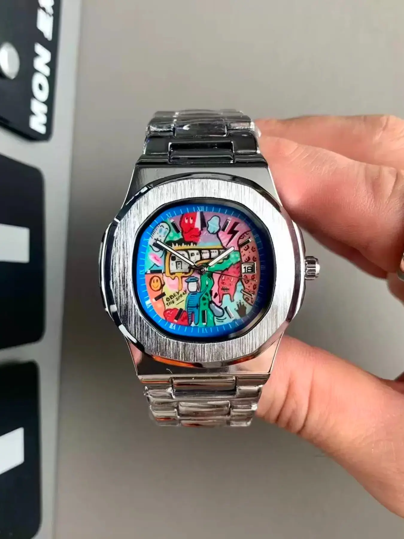 Men's Trendy Quartz Watch, New Retro Square Graffiti Watch, Geometric Pattern, Metal Case, Analog Display, Buckle Closure, Gift Choice, Square Dial Wristwatch, Casual Analog Watch, Stylish Watch
