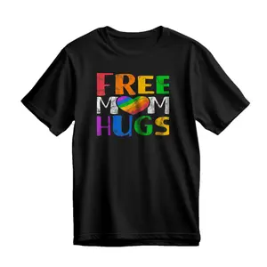Womens Free Mom Hugs LGBT Rainbow Heart Gay Lesbia T-Shirt
