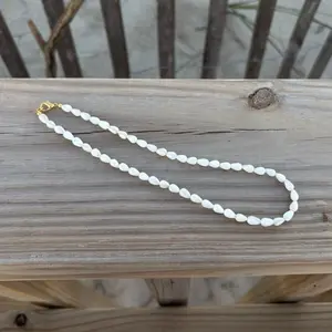 white shell necklace, mother of pearl beach necklace, layering beaded necklace