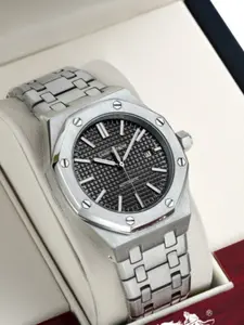 High end Royal Oak series men's mechanical watch, Stainless steel wristwatch, hollowed out design, calendar display, stainless steel strap, automatic winding, stylish and casual watch, Classic Watch, European, American styles, Valentine's