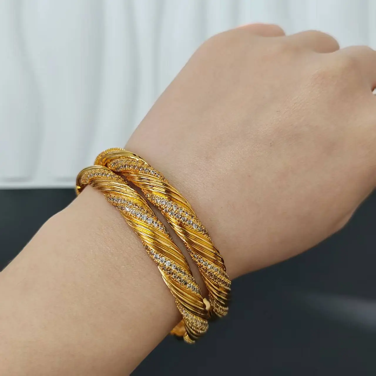 Women's Elegant Golden Copper Artificial Gemstone Bangles - 2PCS/Bag, Diameter 6cm, Fashionable Jewelry for Female Adults, Birthday Gifts