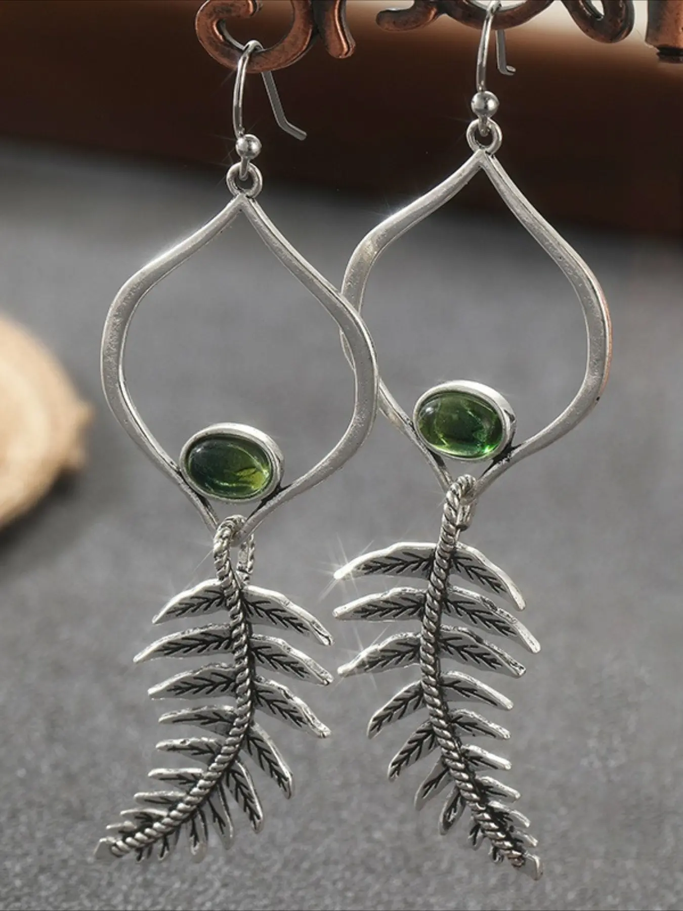 Bohemian Style Retro Green Synthetic Zircon Leaf Shaped Pendant Earrings, Dangle Drop Earrings, Funky Earrings, Unique Earrings, Women's Handmade Accessories Suitable for Travel and Vacation, Ideal Gifts for Friends