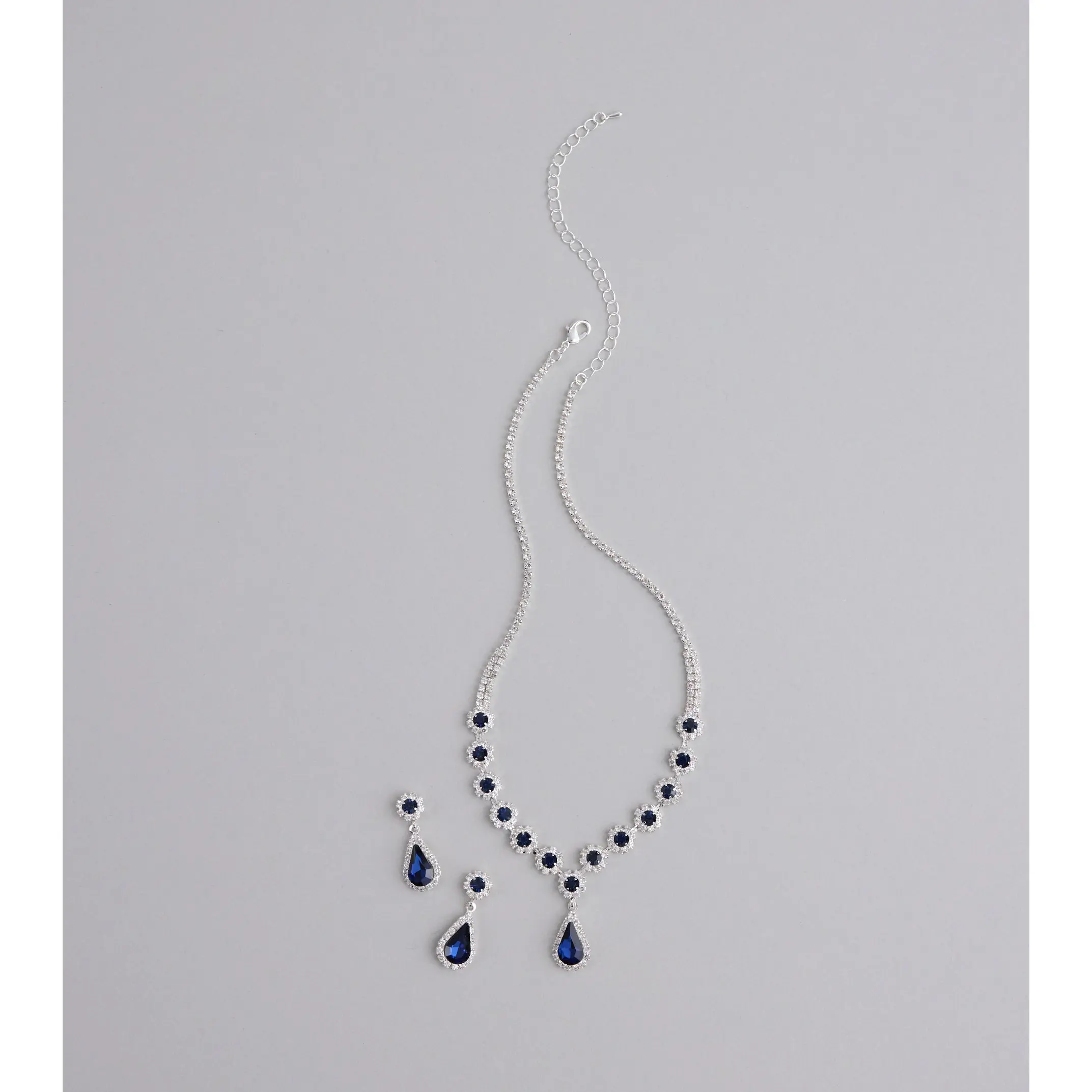 Rare Elegance Necklace And Earrings Set