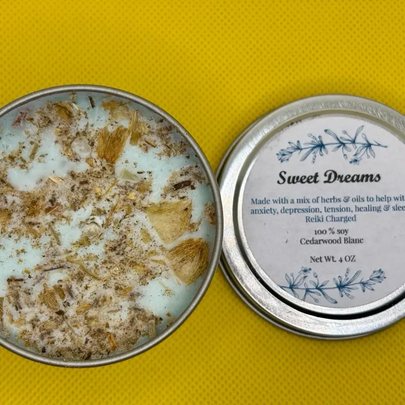 4oz homemade soy candles with cedarwood blanc sent