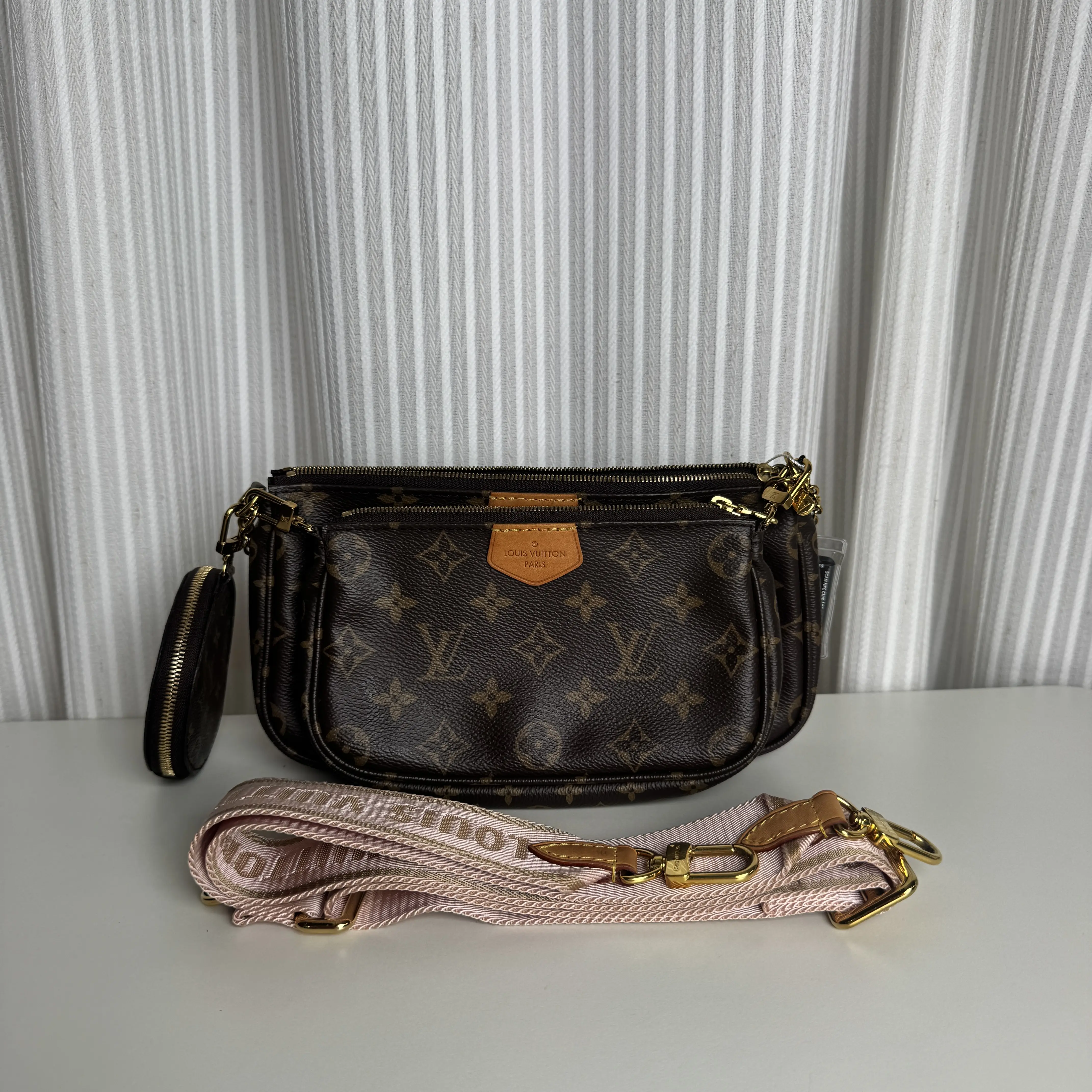 Pre-owned Louis Vuitton canvas Crossbody Bags LV wristlets