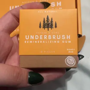 Product Review of Honey Bun  UNDERBRUSH Remineralizing Chewing Gum with Nano-Hydroxyapatite for Teeth and Gum Protection - 30 DAY SUPPLY Sweet Natural from T**y