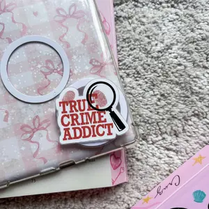 True Crime Addict Phone Grip, Funny Mystery Podcast Mobile Stand, Detective Aesthetic Phone Accessory, Crime Show Fan Tech Gift, Unique Fingerprint Design Collapsible Non-Branded Hand Holder