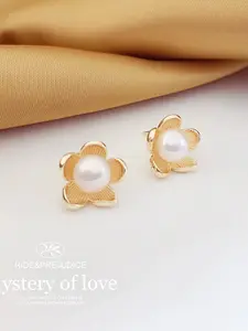 Freshwater Pearl Stud Earrings, Micro-Inlaid Sunflower Design, Youthful Style, Casual Wear, All Seasons, Choking Hazard Warning