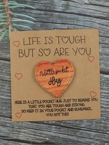 1pc Wooden Heart-shaped Pocket Hug, With Inspirational And Heartwarming Pocket Hug Card, Give You A Little Hug, Inspirational Gift For Family, Friends, Classmates, Besties, Heartwarming Gift, DIY Wooden Jewelry Accessories, Gifts For Difficult Times