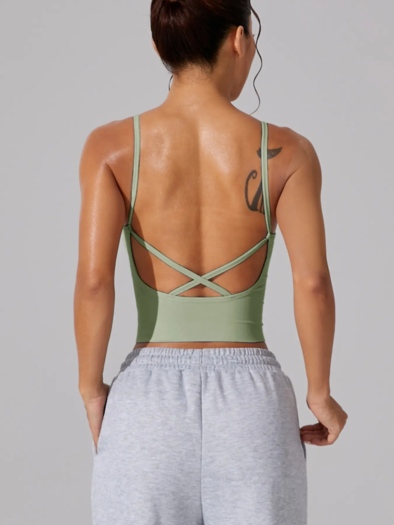 Women's Sporty Seamless High Elasticity Cross Back Tank Top, Low Support Activewear, Ideal for Gym, Yoga and Training, Fitness Top