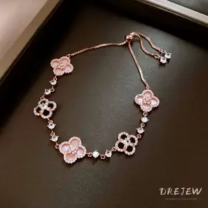Classic Style Four Leaf Clover Bracelet Inlay Zircon and Shell Flower Charm Bracelet