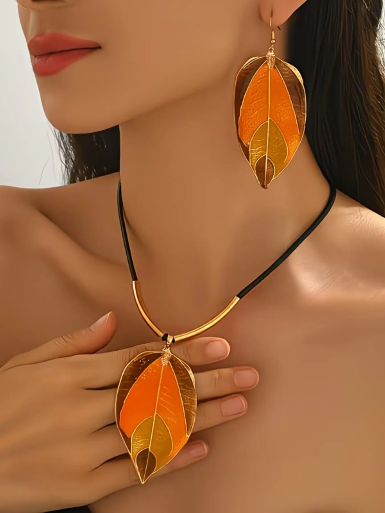 Women's Bohemian Plated Leaf Necklace & Earrings Set, Layered Choker for Daily Wear, Parties, Vacations, Gift, Retro Tube Pendant, Fashionable Boho Jewelry Set, Necklace and Earring Set