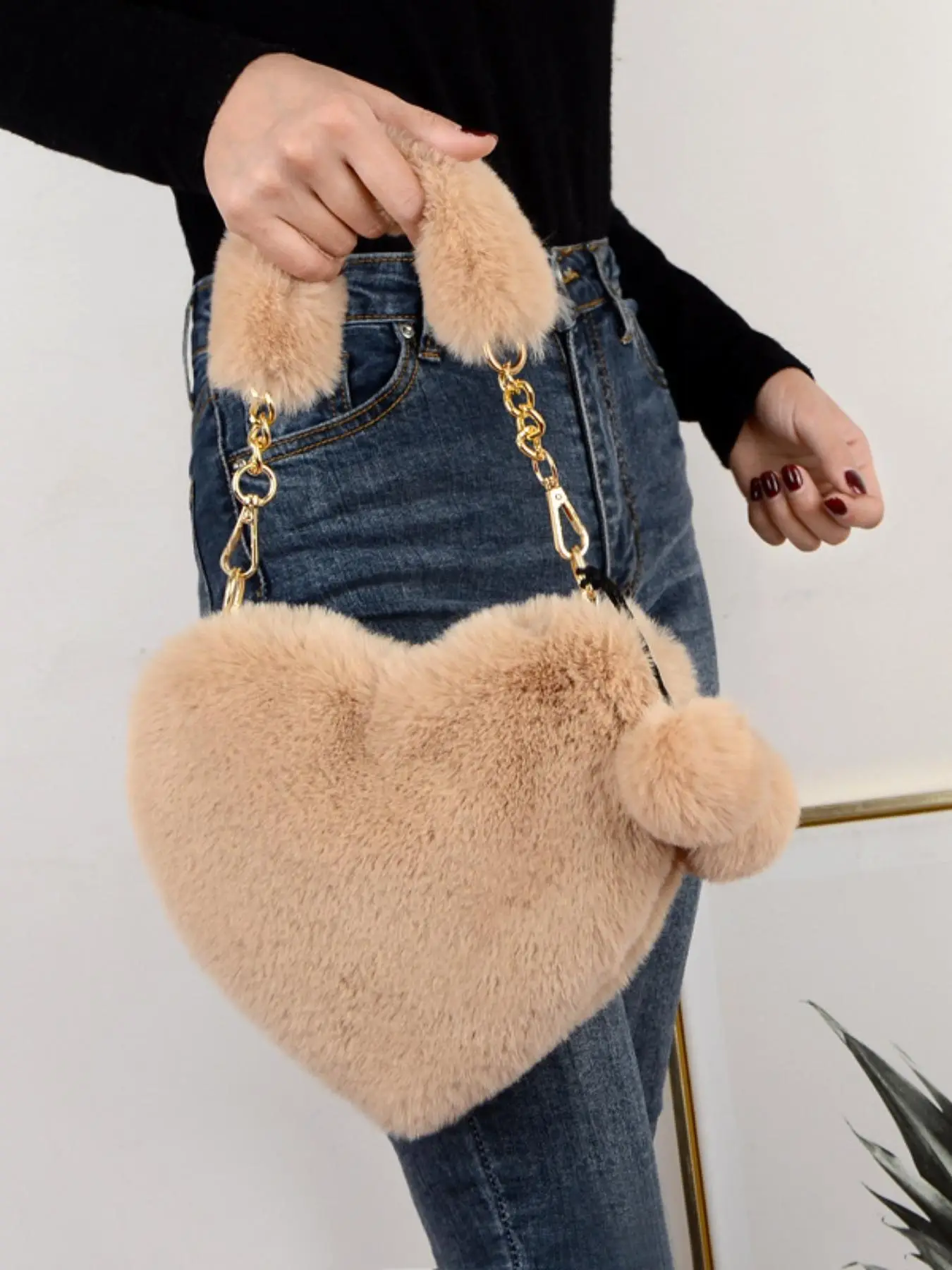 Cute Heart Design Fluffy Plush Handbag for Women, Pom Pom Decorated Zipper Everyday Bags for Party for Daily Used, Casual Trendy Versatile High-qualit