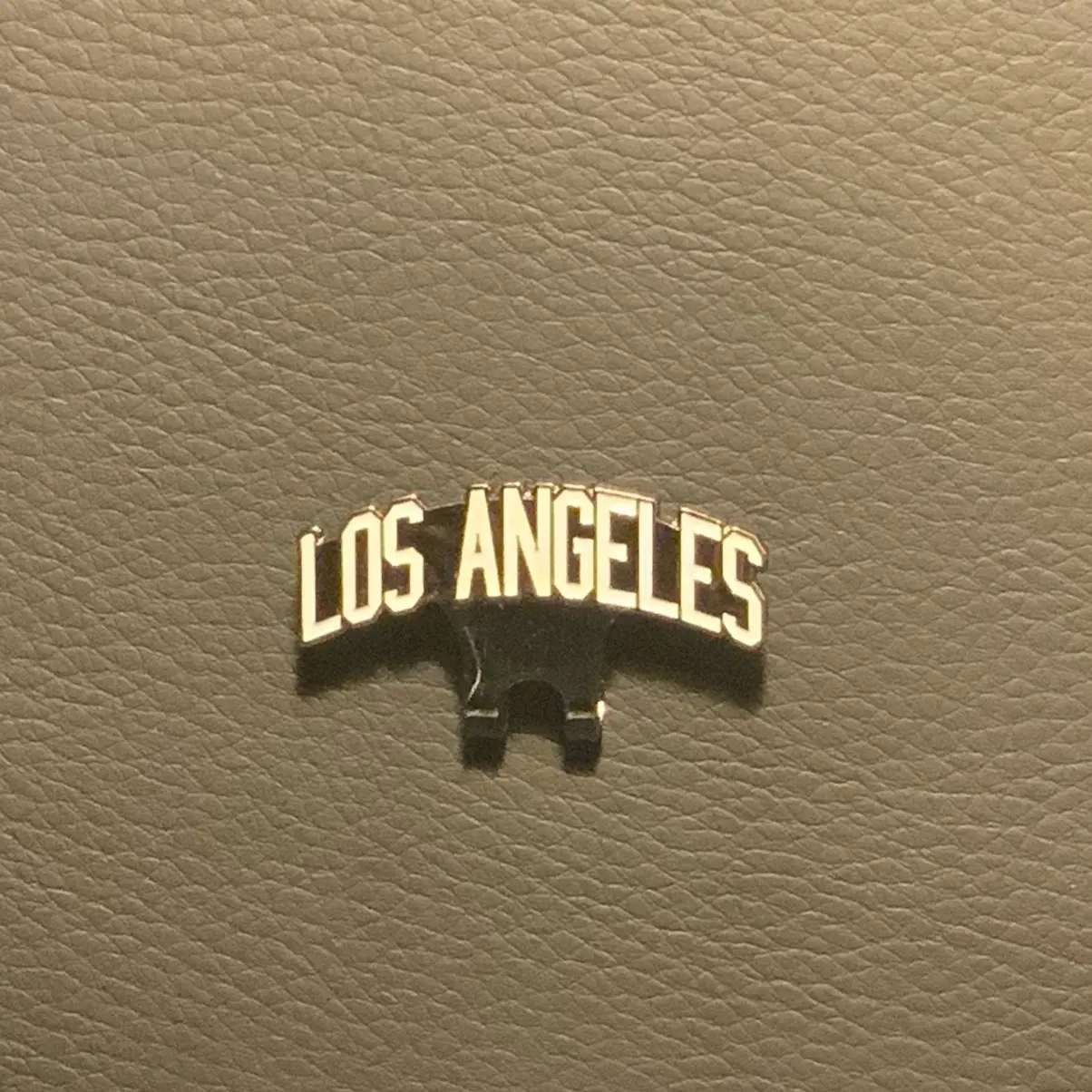 Los Angeles gold rhinestoned hat brim clip, stylish accessory for fashion-conscious individuals