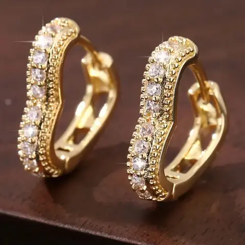 Elegant Hollow Heart Hoop Earrings for Women, 18k Plated, Inlaid with Shiny Zirconia, Perfect Gift for Her, Heart Shaped Earrings, Heart Design Earrings