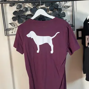 VS Pink dog tee