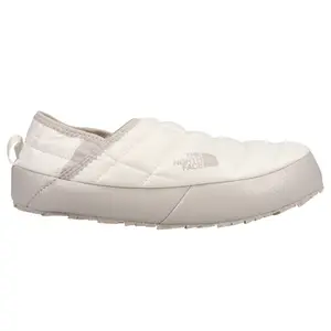 The North Face Womens Thermoball Traction Mule V Casual Slippers Casual - White