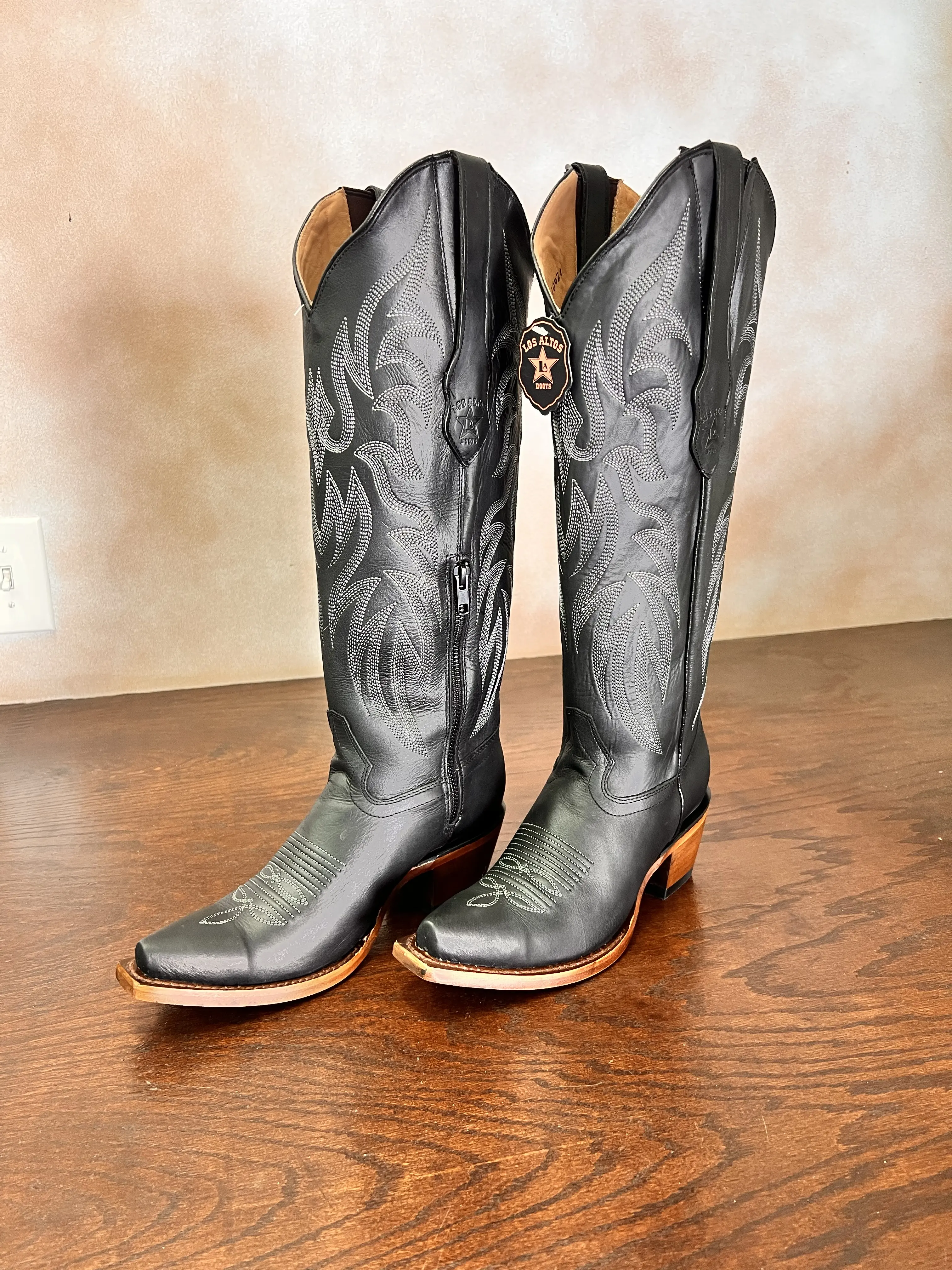 3815005 - Los Altos Women's Snip Toe Boots Desert Black