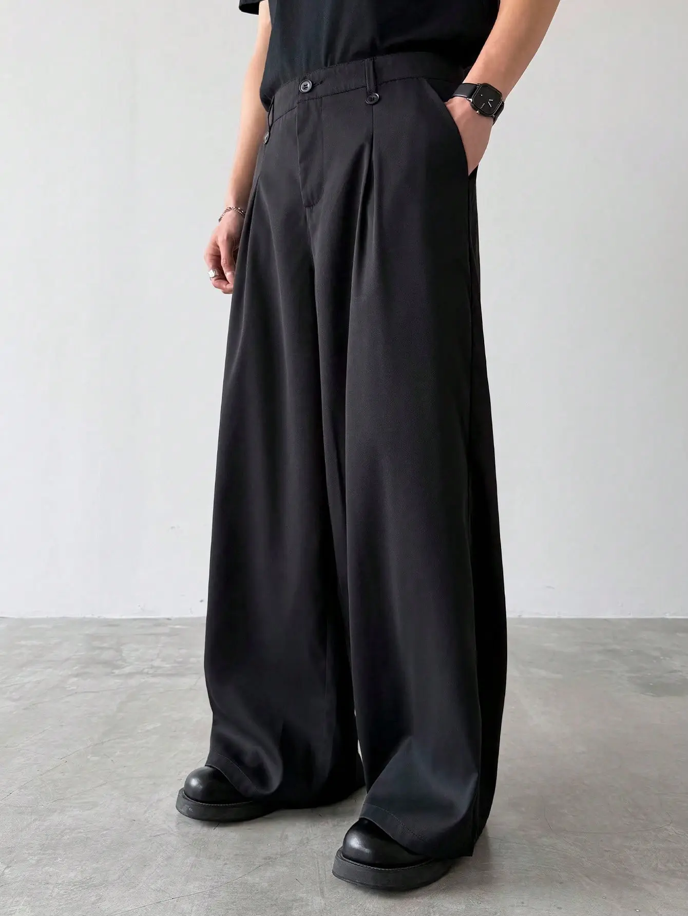 Mens Minimalist Streetwear Baggy Suit Long Pants Zero Print Plain Matte Fabric Sculpted Double Waist Pleat Design Fixed Belt Loops Concealed Deep Storage Side Pockets Ultra Light Cooling Draping Cloth Suitable For Sightseeing Coffee Trips