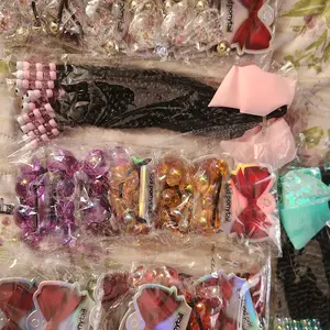 kids braid ponytails.