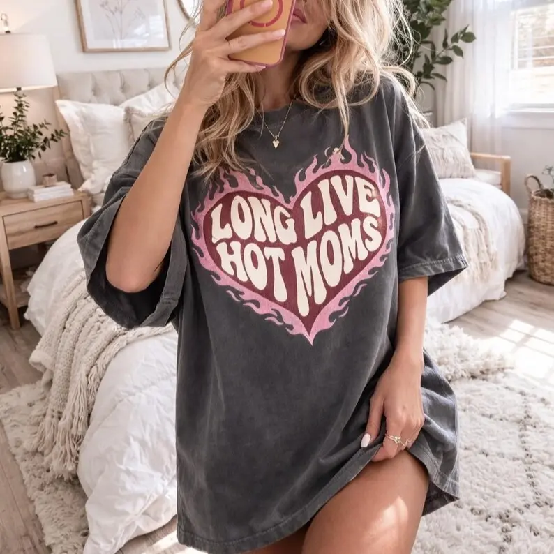 Comfort Colors Long Live Hot Moms TShirt Vintage Flaming Heart Graphic Tee Graphite Oversized Trendy Mom Gift Retro Aesthetic T-Shirt