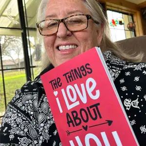 The Things I Love About You: A Guided Keepsake of Memories, Reasons, and Heartfelt Words for the One You Love