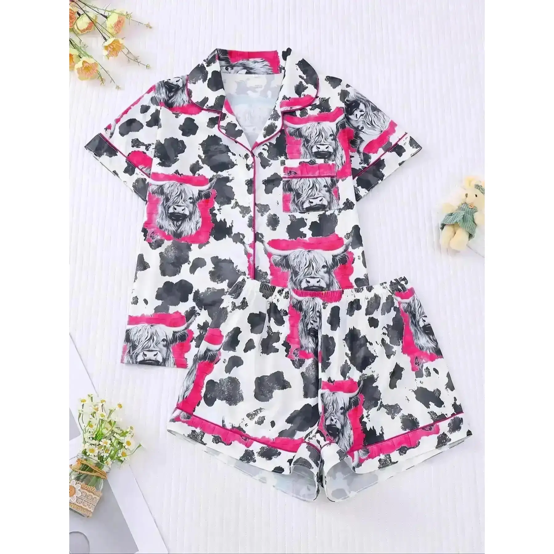 Vogue Women's All Over Cow Print Lapel Neck Shortsleeve Top & Shorts Pyjama Two-piece Set, Casual Comfy Short Sleeve Button Up Top & Shorts Pj Set, Ladies Sleepwear for All Seasons, Pajamas, Lounge Sets, Pajama Sets