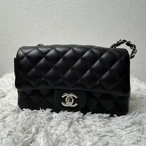 Pre-owned CHANEL Caviar Crossbody Bags Small Classic Flap bag in black