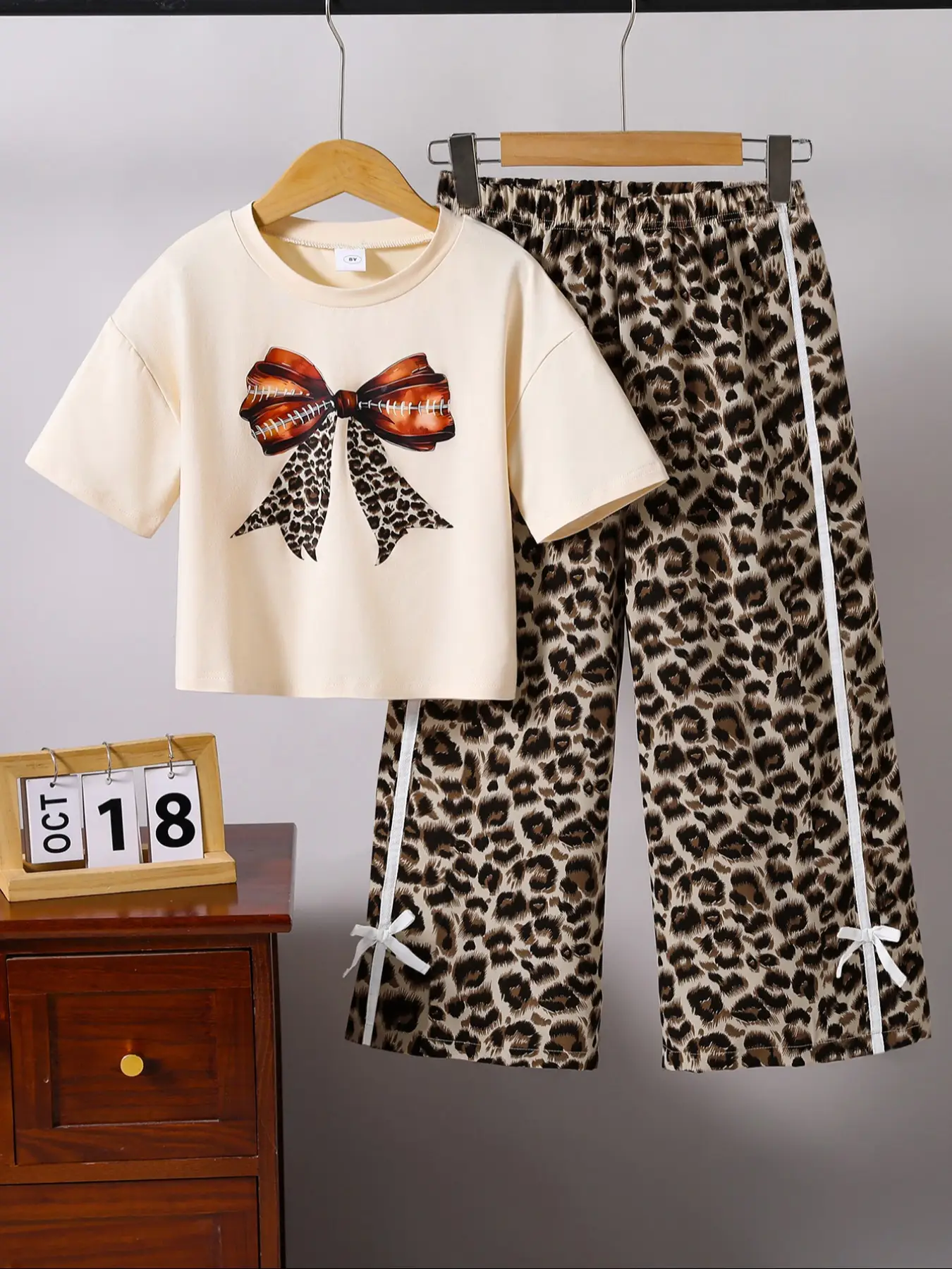 Toddler Girl's Leopard Print Bow Tee & Pants Two-Piece Set, Casual Round Neck Short Sleeve T-Shirt & Trousers for Summer, Kids Clothes for Daily Wear