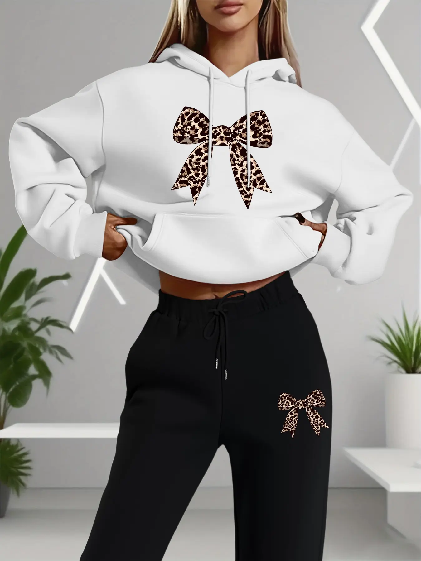 Women's Leopard Print Hoodie & Pants Set, Top Sets, Chic Casual Long Sleeve Sweatshirt with Pockets, Spring & Fall Fitted Two-Piece Clothes